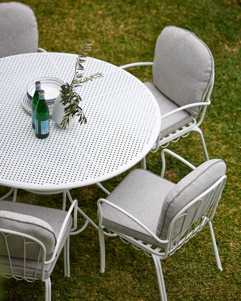 Solterra Round Outdoor Table 1.26m
